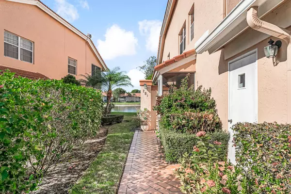 Boynton Beach, FL 33437,9817 Seacrest CIR 201