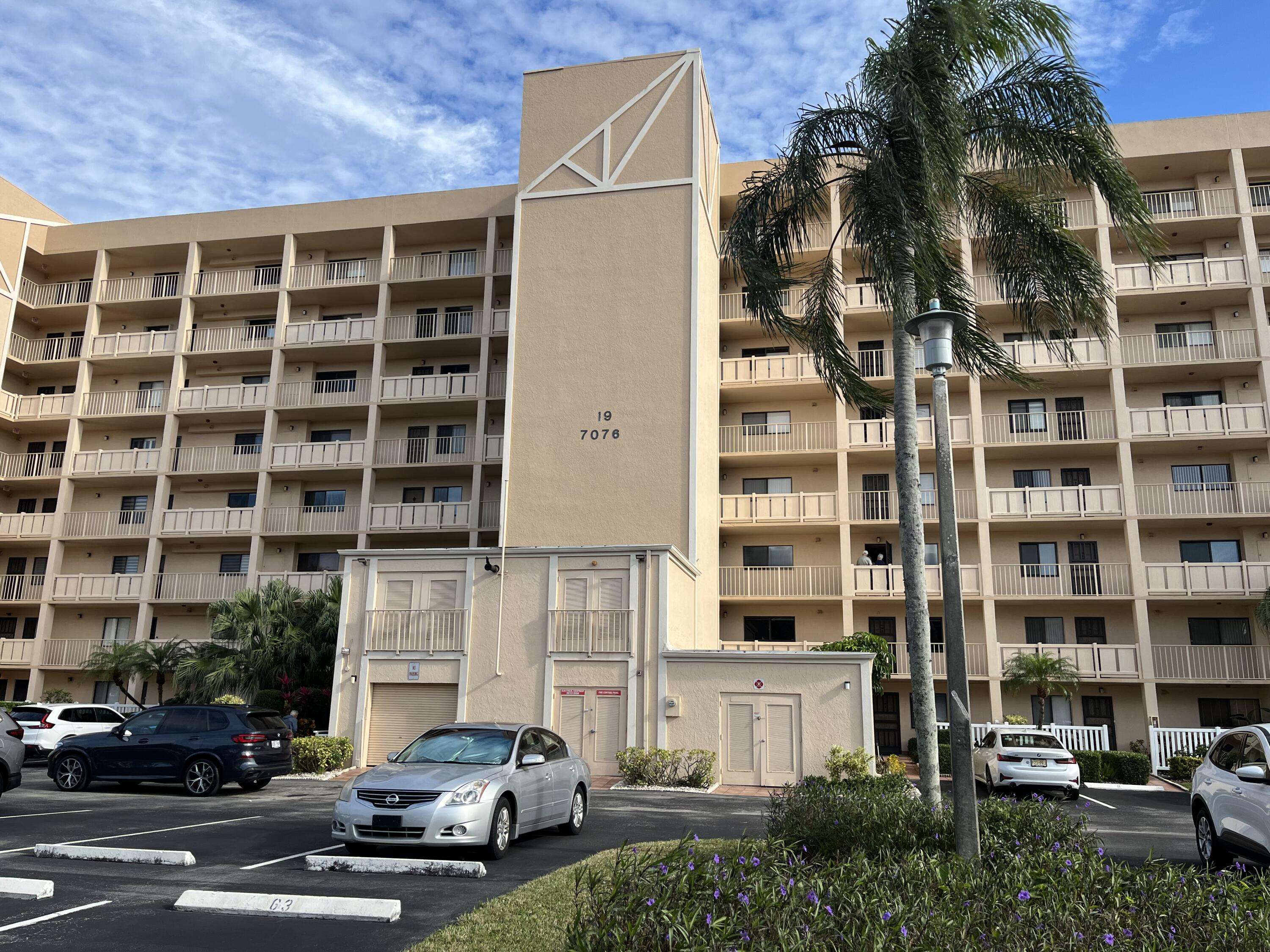 Delray Beach, FL 33446,7076 Huntington LN #707
