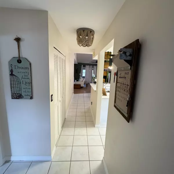 Jensen Beach, FL 34957,911 NE Sandalwood PL