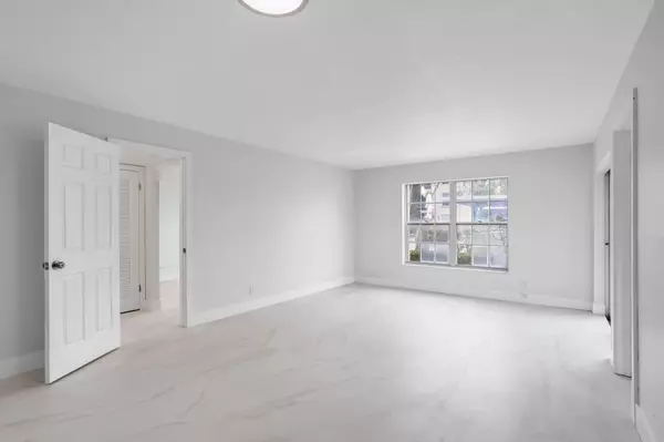 Palm Beach Gardens, FL 33418,5500 Tamberlane CIR 105