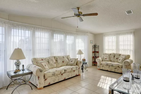 Barefoot Bay, FL 32976,709 Periwinkle CIR