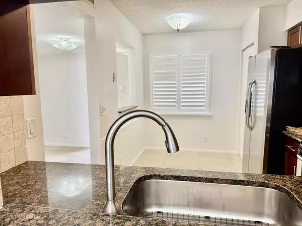 Delray Beach, FL 33446,14425 Strathmore LN 302