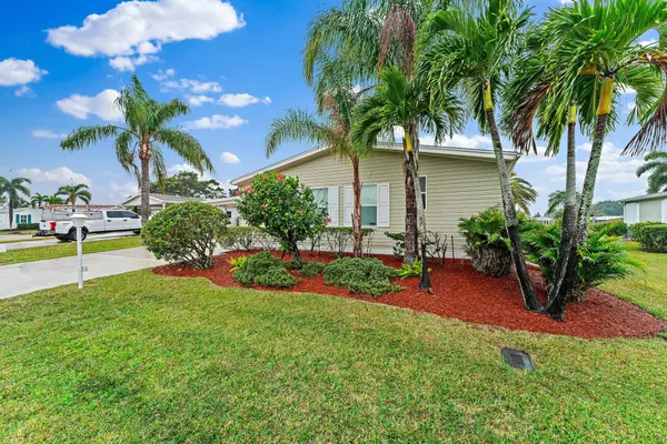 8125 9th Hole DR, Port Saint Lucie, FL 34952