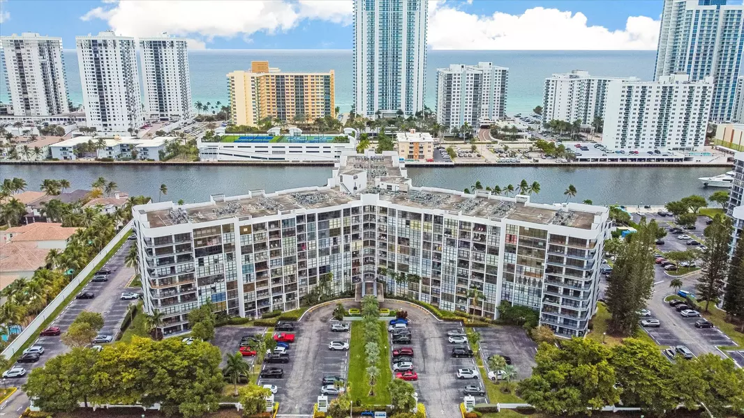 1000 Parkview DR 831, Hallandale Beach, FL 33009