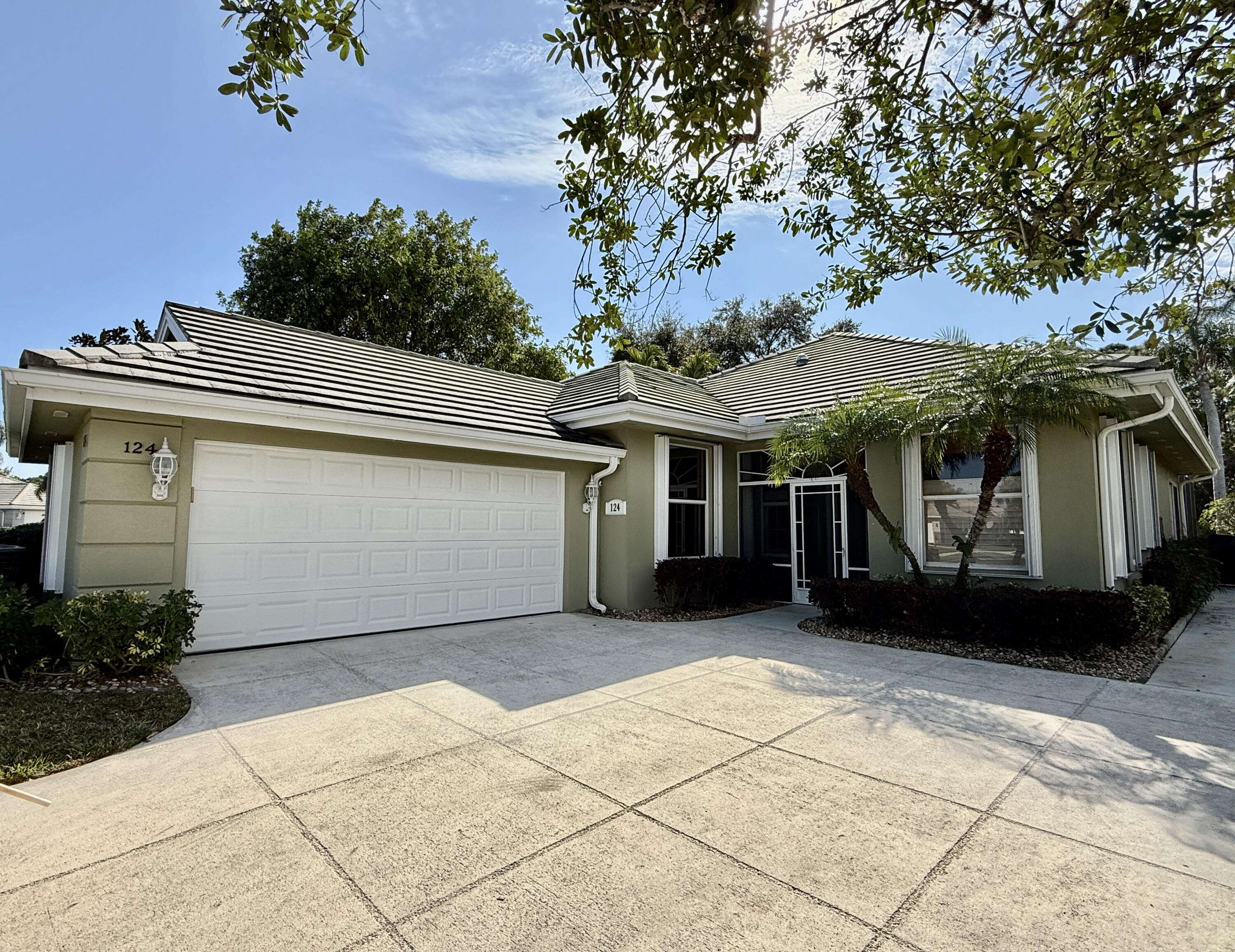 124 NW Bentley CIR, Saint Lucie West, FL 34986