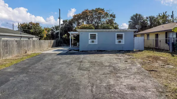 Riviera Beach, FL 33404,1117 W 34th ST