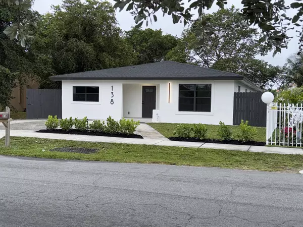 138 SW 12th AVE, Delray Beach, FL 33444