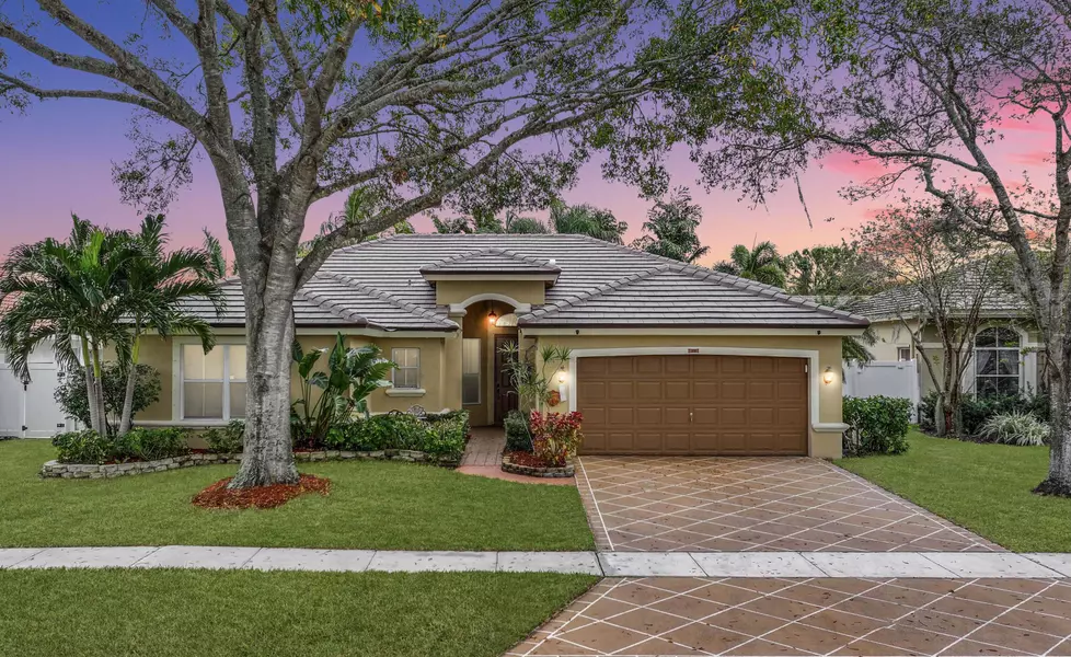 6790 Las Colinas LN, Lake Worth, FL 33463