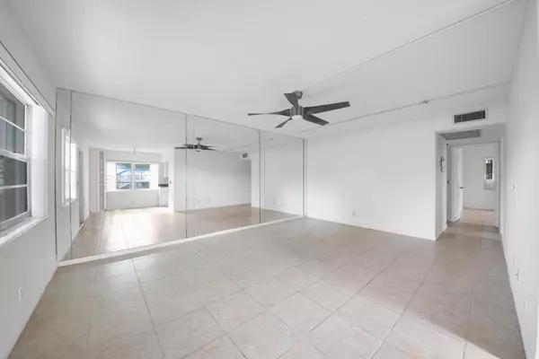 Deerfield Beach, FL 33442,164 Lyndhurst L