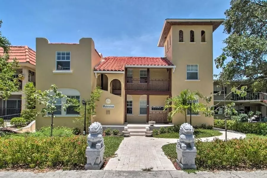 407 S Lakeside DR E, Lake Worth Beach, FL 33460