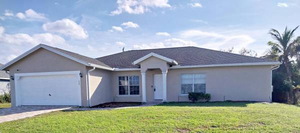 466 SW Fields AVE, Port Saint Lucie, FL 34953