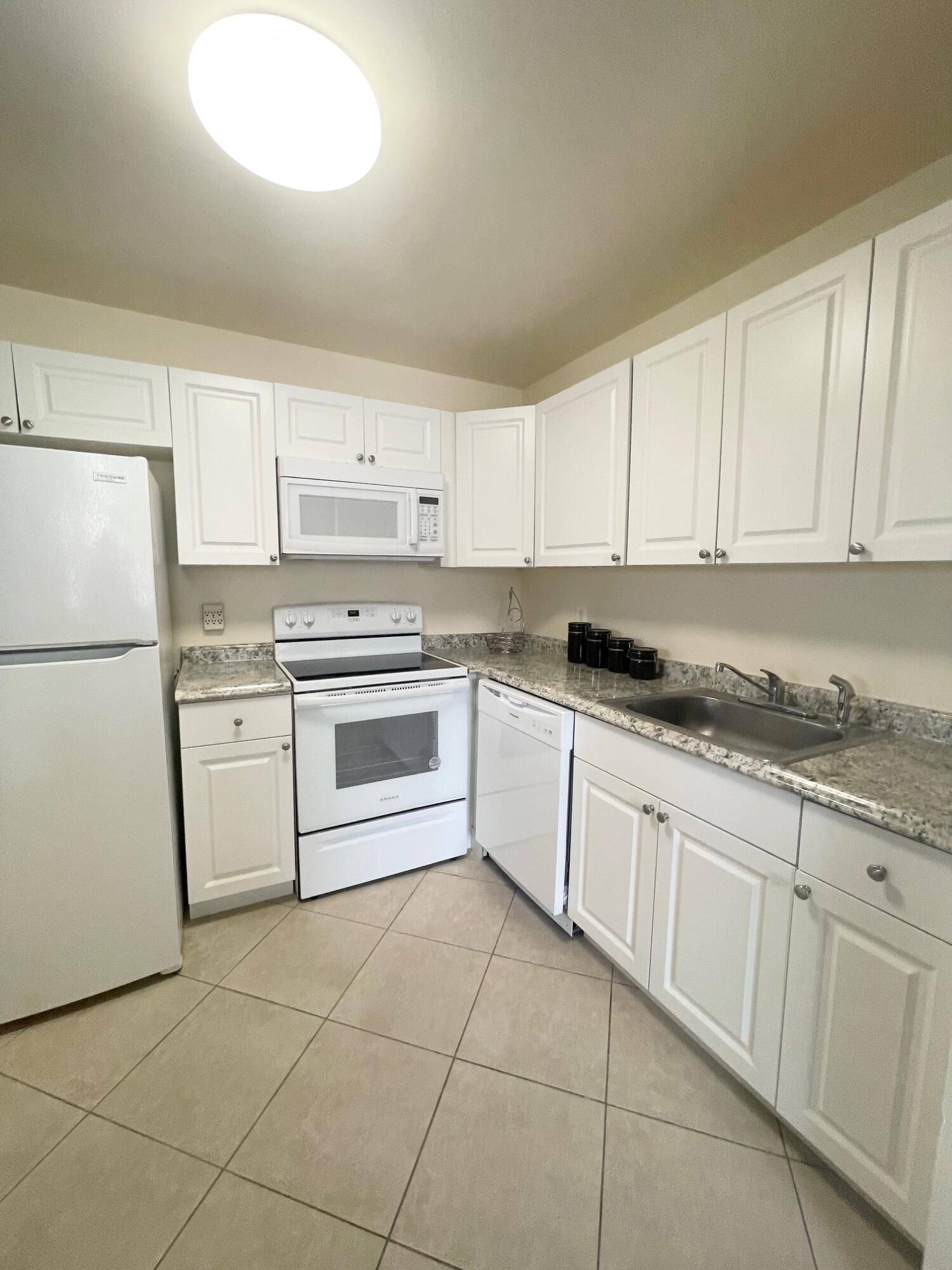 Delray Beach, FL 33446,314 Saxony G