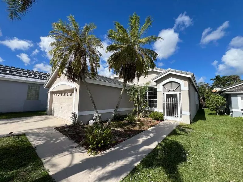 922 Lake Wellington DR, Wellington, FL 33414