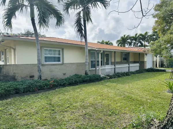 Boynton Beach, FL 33426,1043 Coral DR