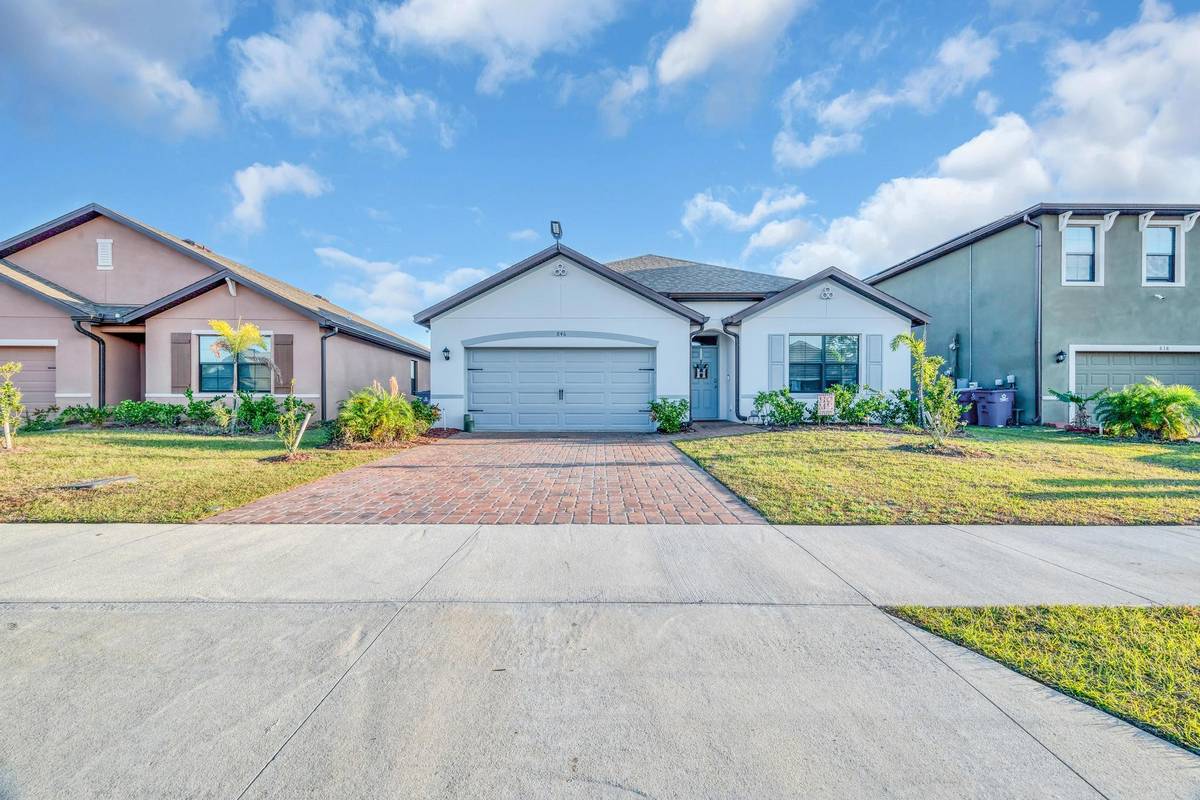 Palm Bay, FL 32909,846 SE Remington Green DR