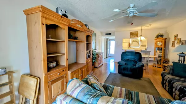 Palm Springs, FL 33461,711 Lori DR 309