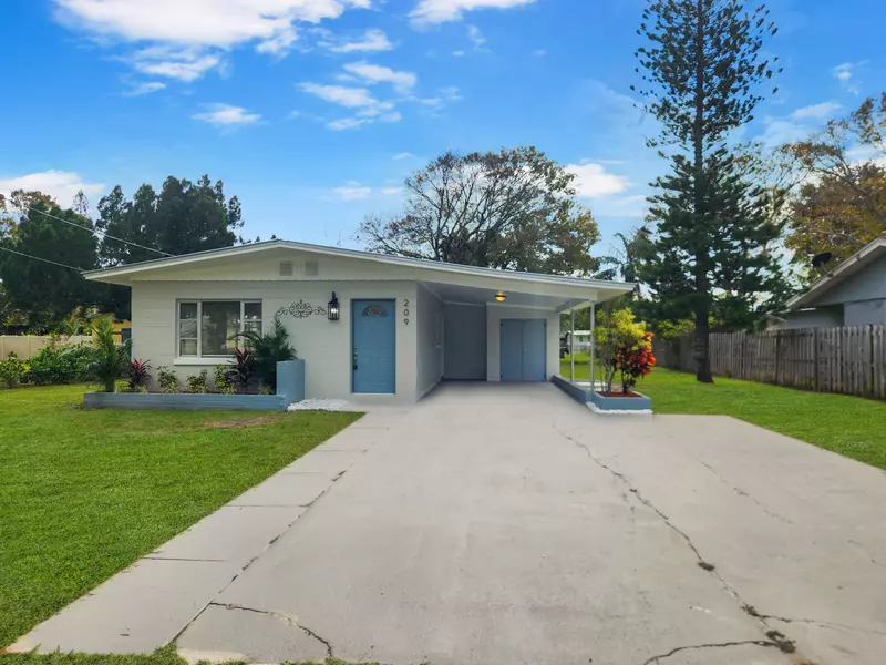 209 Garden AVE, Fort Pierce, FL 34982