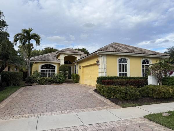 5605 S Fountains DR, Lake Worth, FL 33467