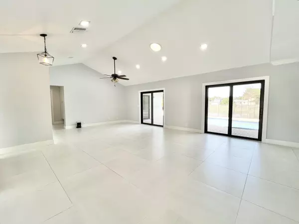 Delray Beach, FL 33445,4075 NW 8th CT
