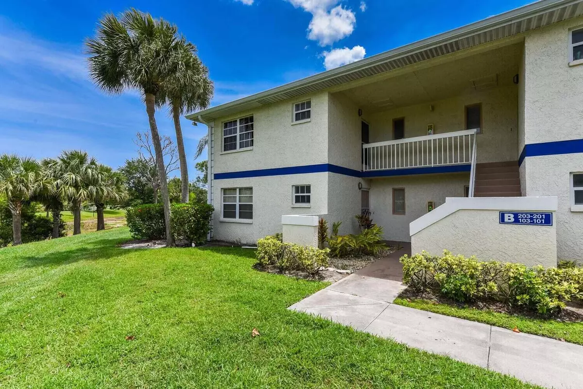 Port Saint Lucie, FL 34952,1502 SE Royal Green B-201 CIR