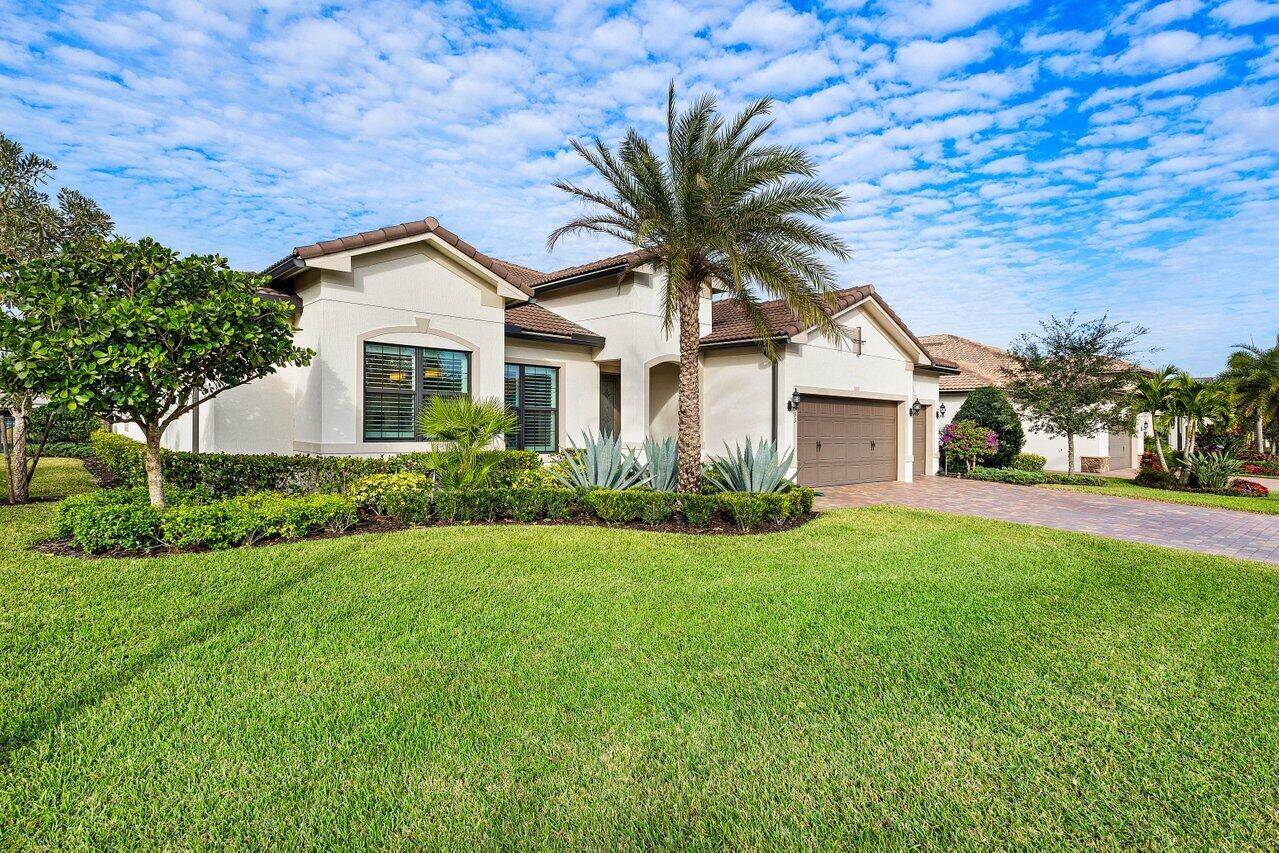 11533 Jeannine ST, Palm Beach Gardens, FL 33412