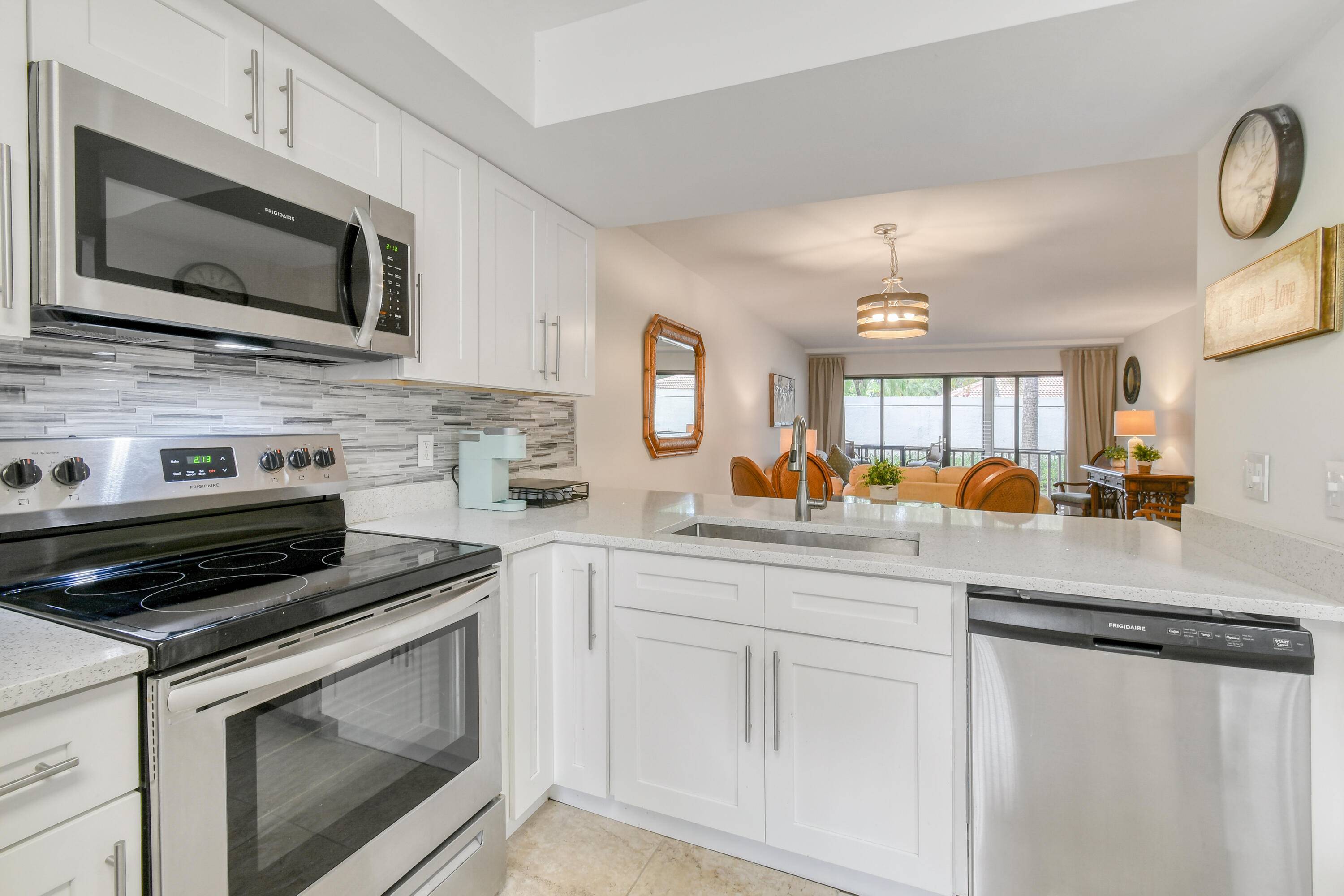 403 S Brackenwood LN, Palm Beach Gardens, FL 33418