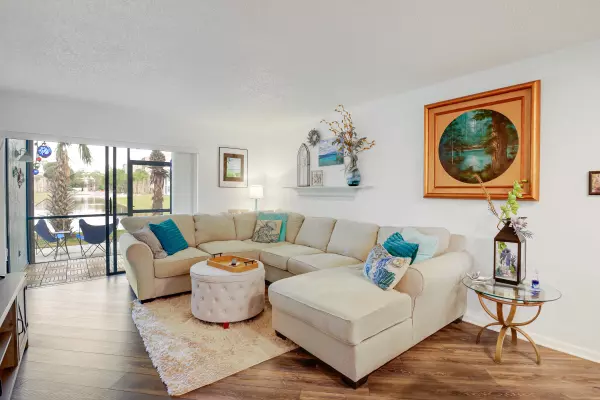 4745 Lucerne Lakes BLVD 101, Lake Worth, FL 33467