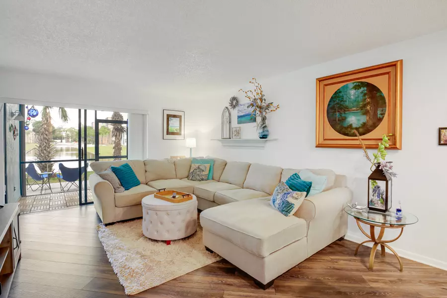 4745 Lucerne Lakes BLVD 101, Lake Worth, FL 33467