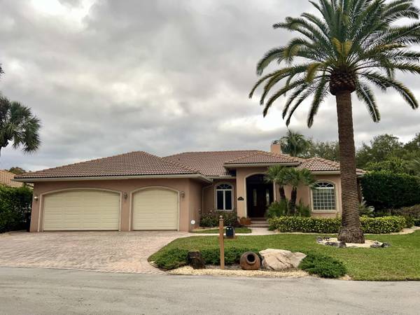 2700 Oak Tree CIR, Oakland Park, FL 33309