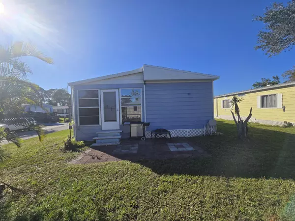 Fort Pierce, FL 34951,2 Villa Maria