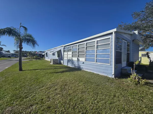 Fort Pierce, FL 34951,2 Villa Maria