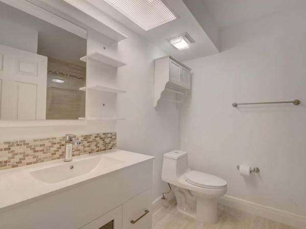 Boca Raton, FL 33486,5700 Coach House CIR B