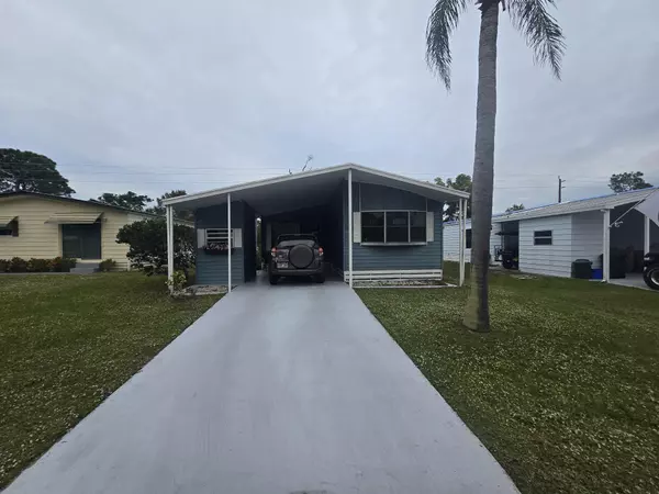 47 Flores Del Norte, Fort Pierce, FL 34951