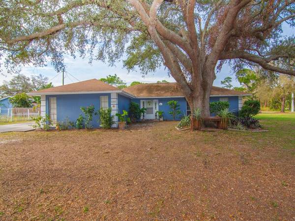 2101 SW 13th AVE, Vero Beach, FL 32962