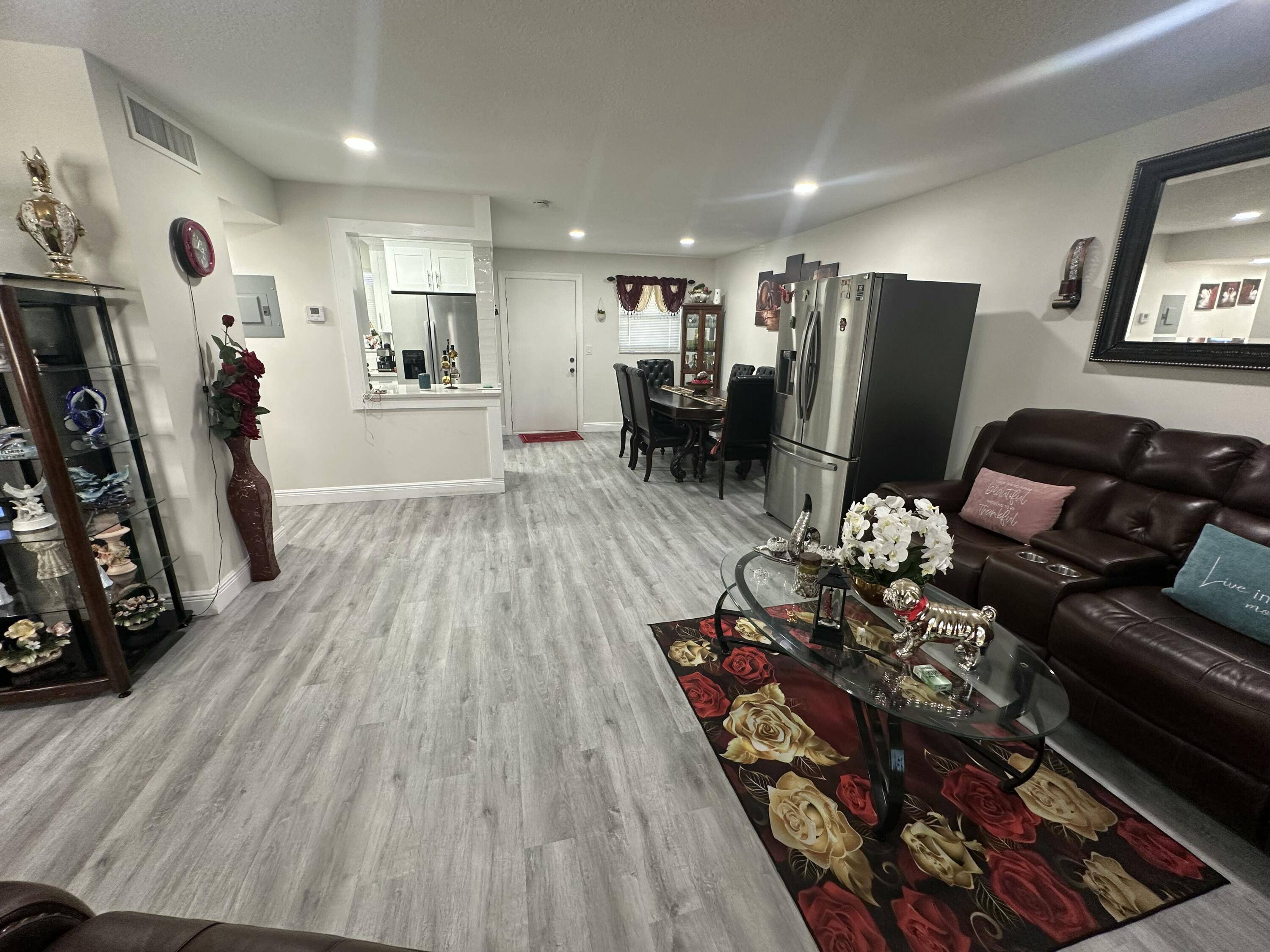 Palm Springs, FL 33461,715 Lori DR 114