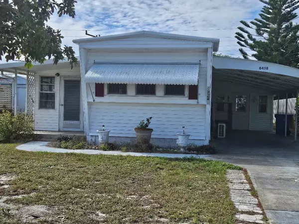 8438 SE Swan AVE, Hobe Sound, FL 33455