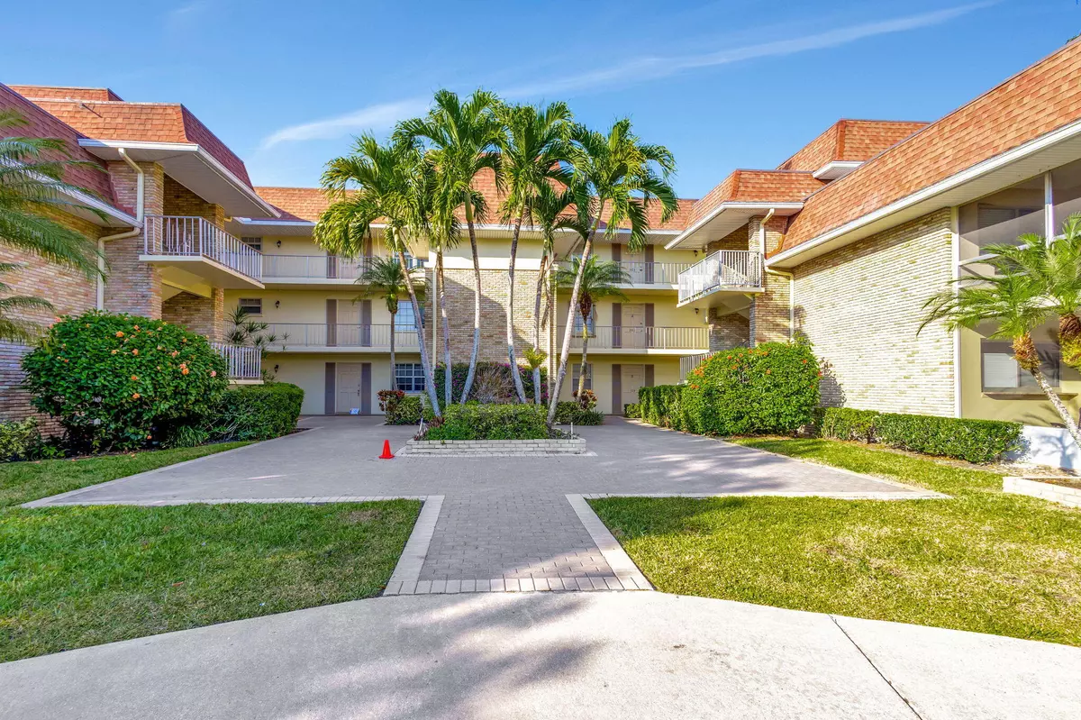 Palm Beach Gardens, FL 33418,5500 W E Tamberlane CIR 202