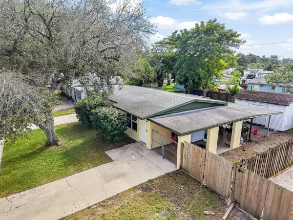 5630 SW 36 CT, Davie, FL 33314