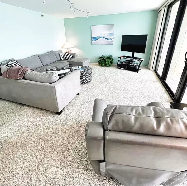 Jensen Beach, FL 34957,8750 S Ocean Drive 1233