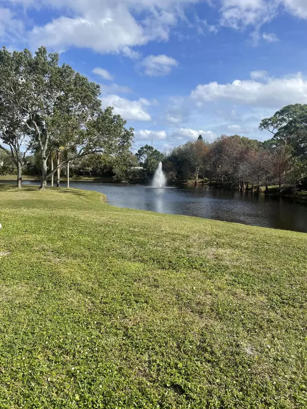 Jupiter, FL 33458,110 Georgian Park DR