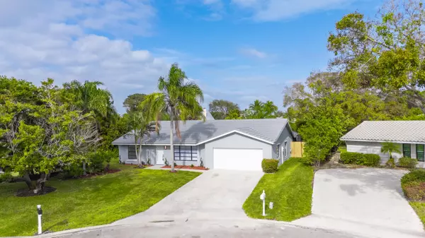 Tequesta, FL 33469,4440 Colette DR