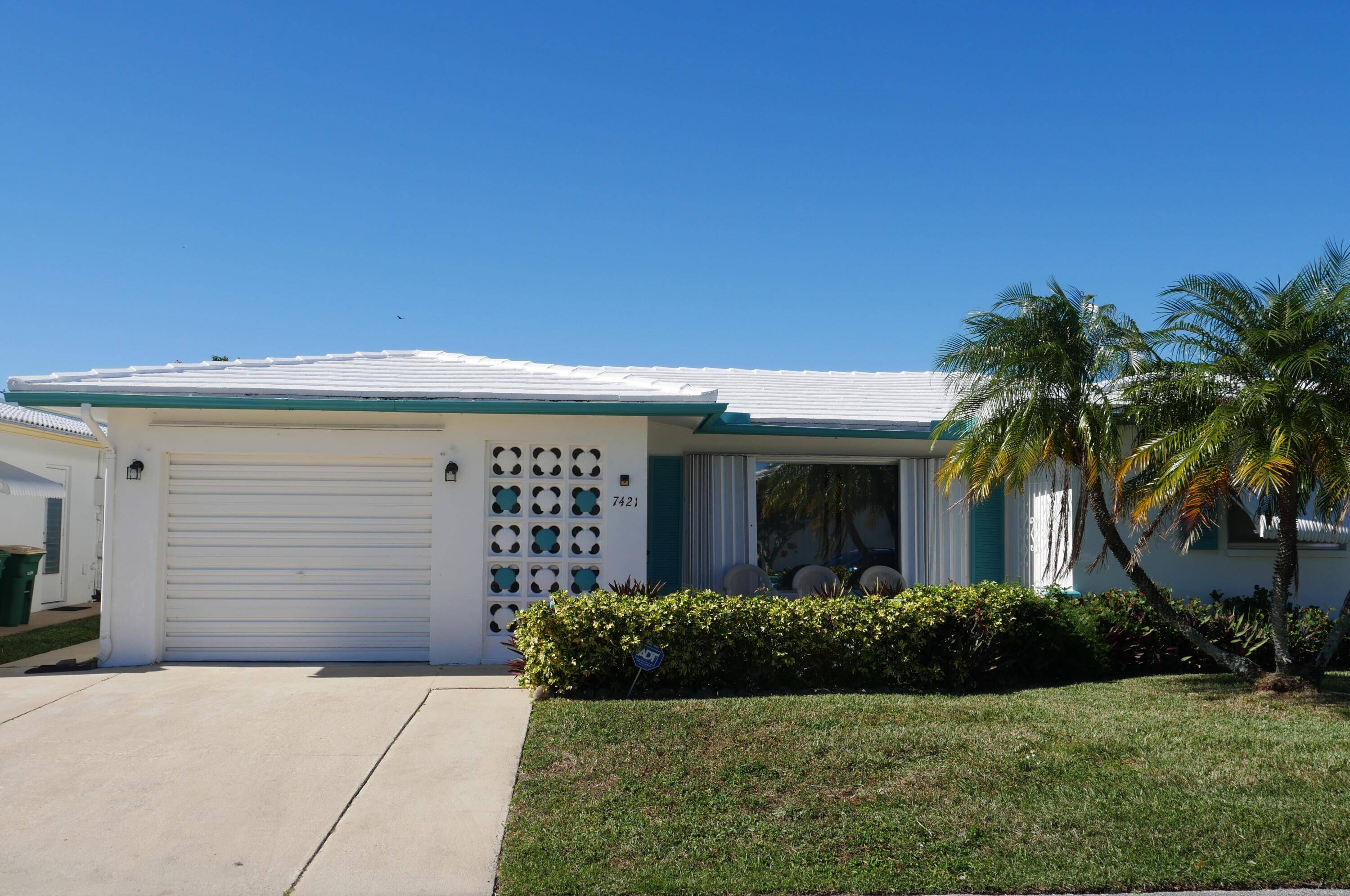 7421 NW 72nd AVE, Tamarac, FL 33321