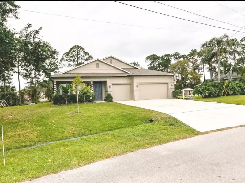 3218 SW Foremost DR, Port Saint Lucie, FL 34953