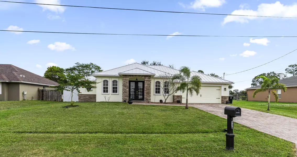 304 SW W Ridgecrest DR, Port Saint Lucie, FL 34953