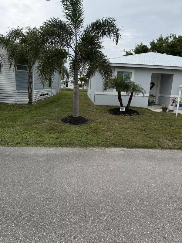 Port Saint Lucie, FL 34952,37 Mariposa LN