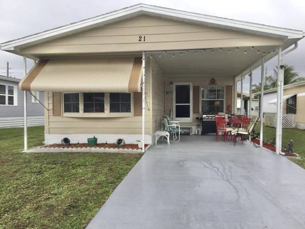 21 Camino Del Rio, Port Saint Lucie, FL 34952