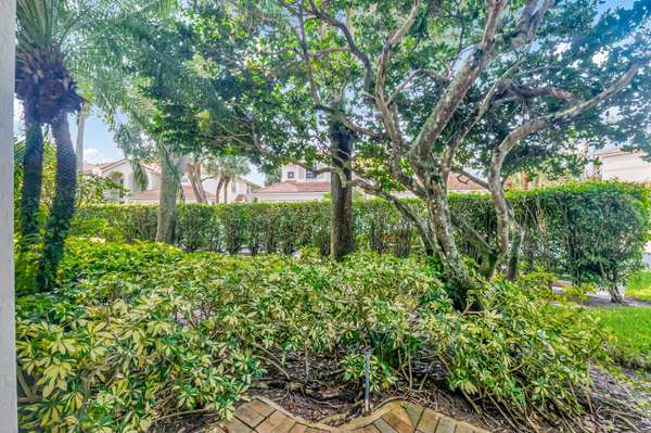 Boca Raton, FL 33496,6308 Graycliff DR D