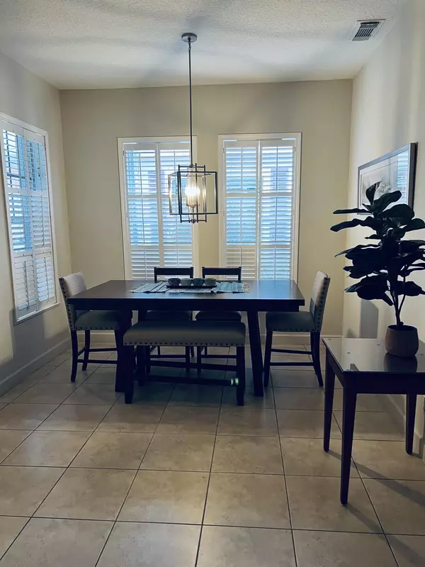 Port Saint Lucie, FL 34983,423 NE Leaping Frog WAY