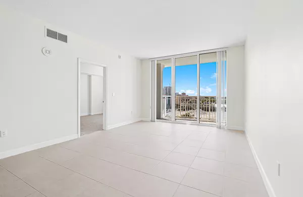 480 Hibiscus ST 829, West Palm Beach, FL 33401