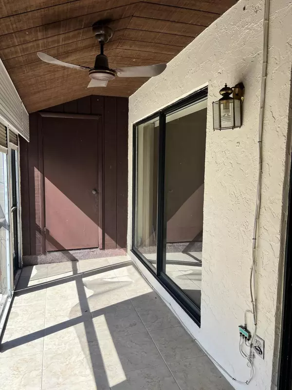 Greenacres, FL 33463,5672 S Biscayne DR